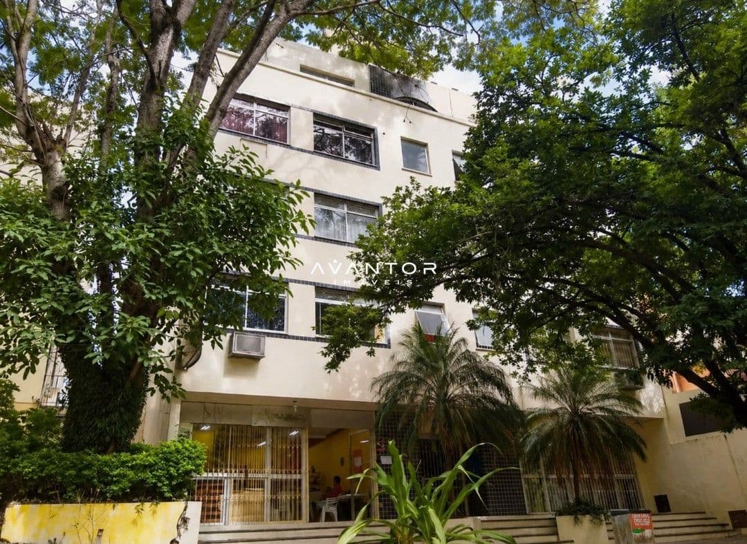 Fachada do prédio com entrada e garagem — Cobertura com 1 quarto à venda em Centro, Santa Maria/RS