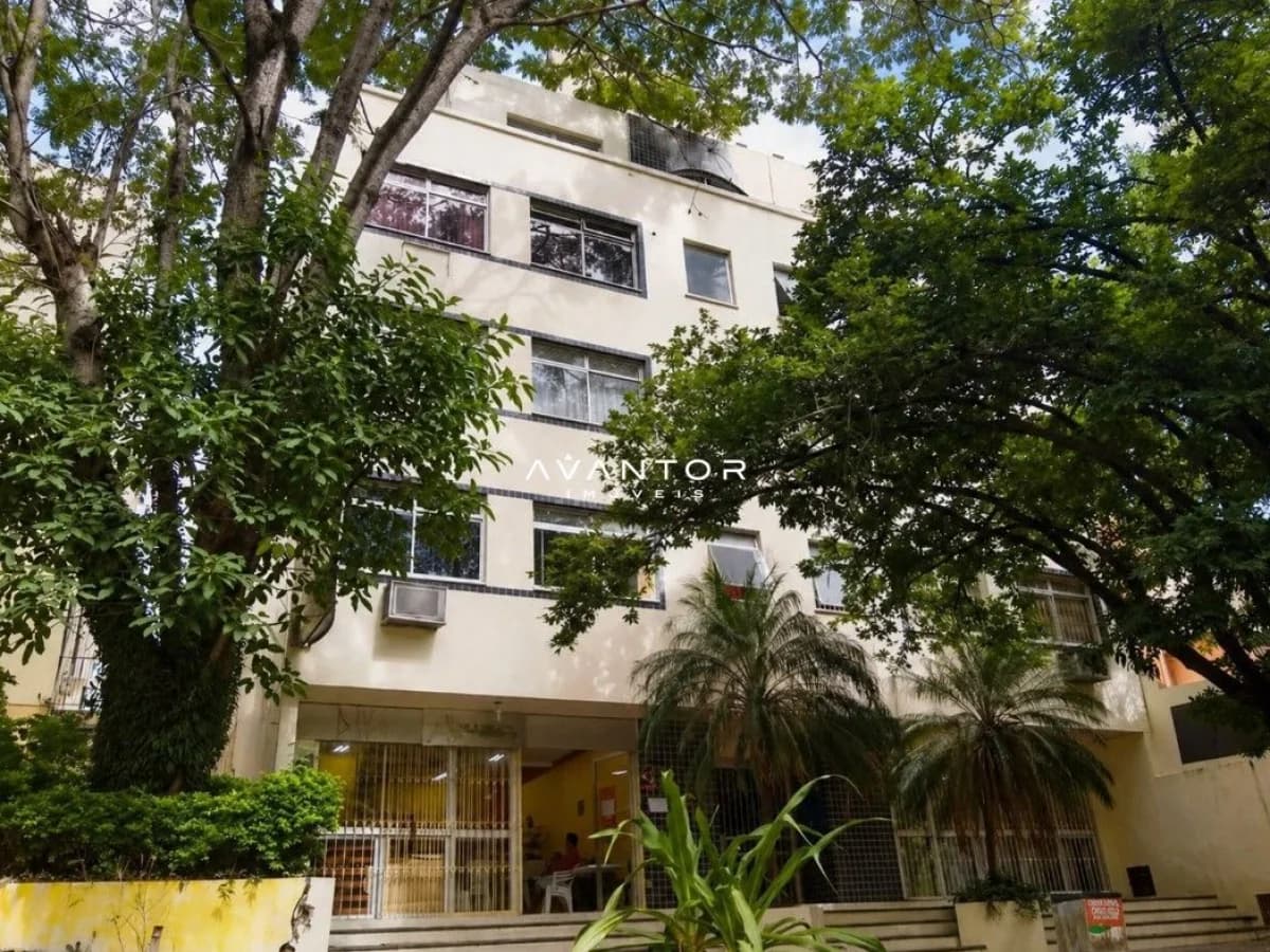 Fachada do prédio com entrada e garagem — Cobertura com 1 quarto à venda em Centro, Santa Maria/RS