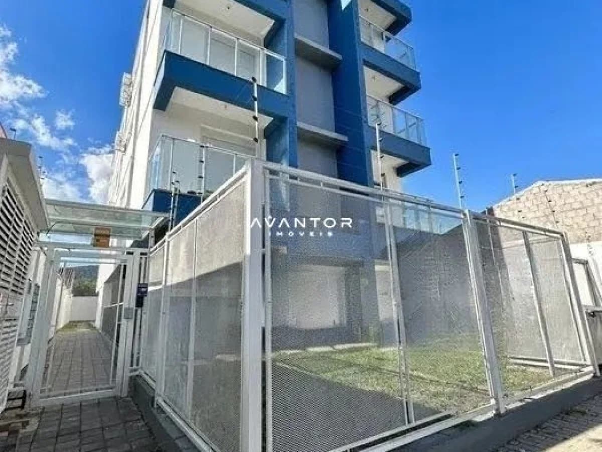 Fachada do prédio com área externa — Apartamento com 1 quarto para alugar no Residencial Atlanta, em Camobi, Santa Maria/RS