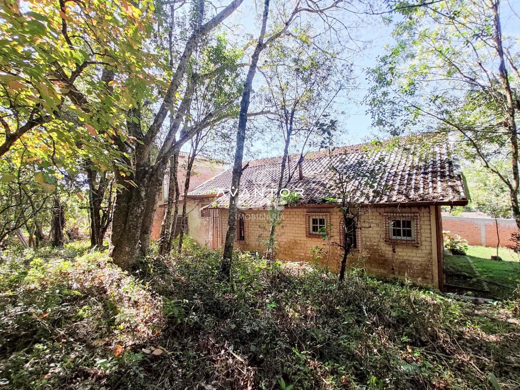 Excelente casa, aproveitando somente o excelente terreno de 1200m² bem localizada em Itaar — Casa com 3 quartos à venda em Balneário Novo Pinhal, Itaara/RS