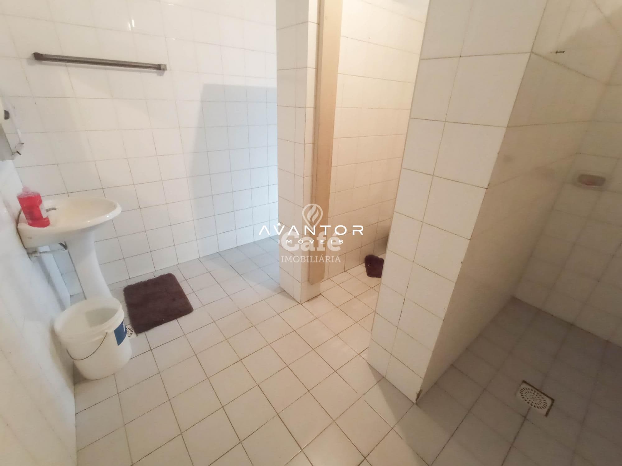 Excelente oportunidade!! Pavilhão comercial, faixa velha, com acesso frente /fundos e moni — Pavilhão com 4 salas para alugar em Pé de Plátano, Santa Maria/RS