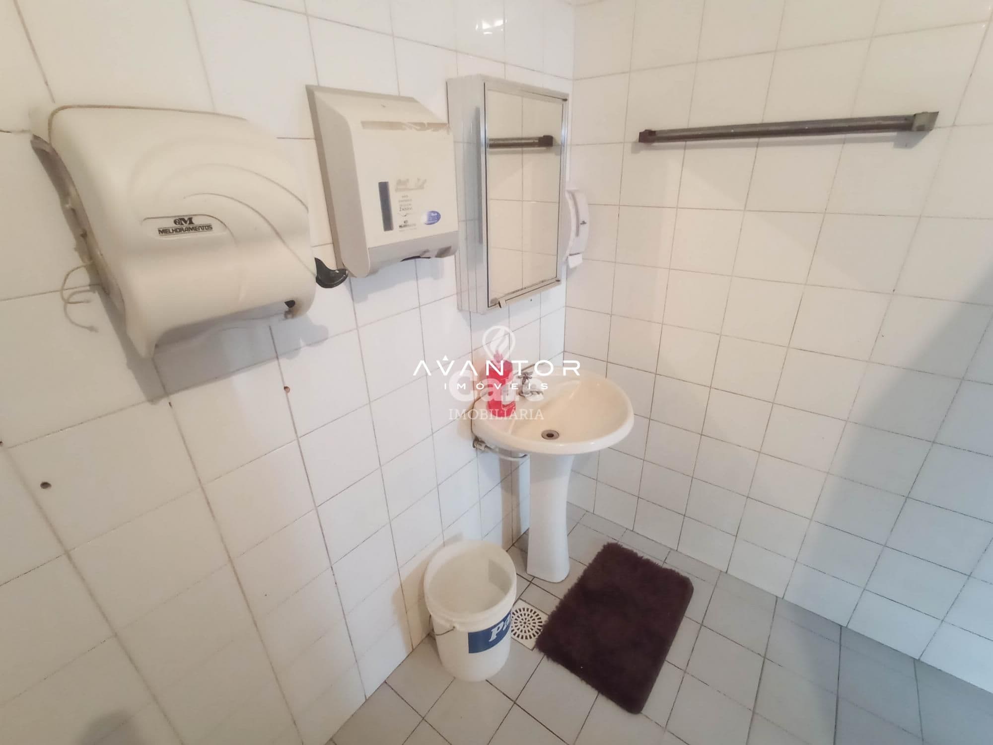 Excelente oportunidade!! Pavilhão comercial, faixa velha, com acesso frente /fundos e moni — Pavilhão com 4 salas para alugar em Pé de Plátano, Santa Maria/RS