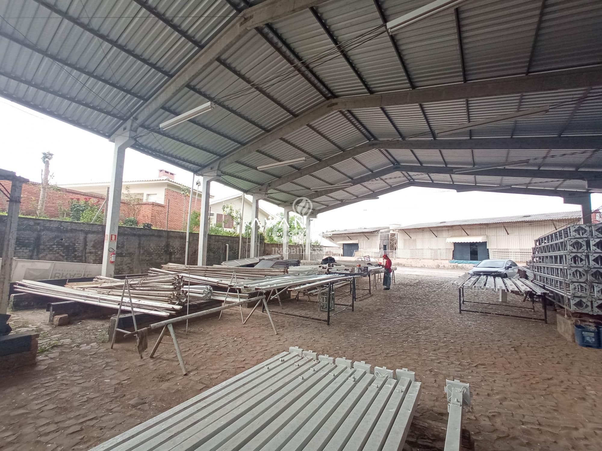 Excelente oportunidade!! Pavilhão comercial, faixa velha, com acesso frente /fundos e moni — Pavilhão com 4 salas para alugar em Pé de Plátano, Santa Maria/RS