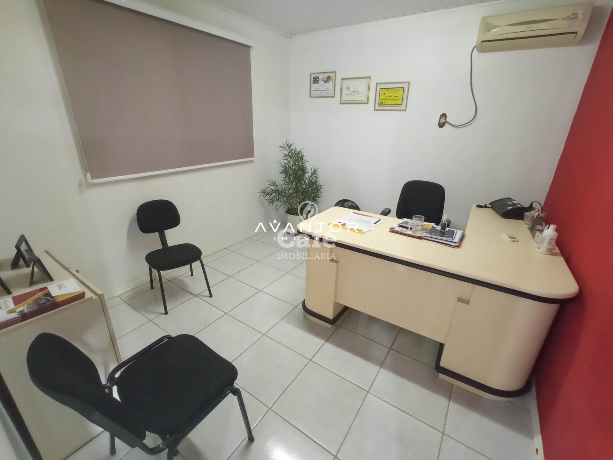 Excelente oportunidade!! Pavilhão comercial, faixa velha, com acesso frente /fundos e moni — Pavilhão com 4 salas para alugar em Pé de Plátano, Santa Maria/RS