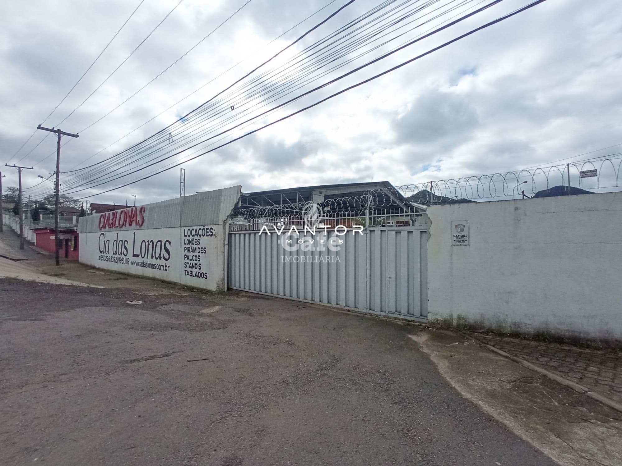 Excelente oportunidade!! Pavilhão comercial, faixa velha, com acesso frente /fundos e moni — Pavilhão com 4 salas para alugar em Pé de Plátano, Santa Maria/RS