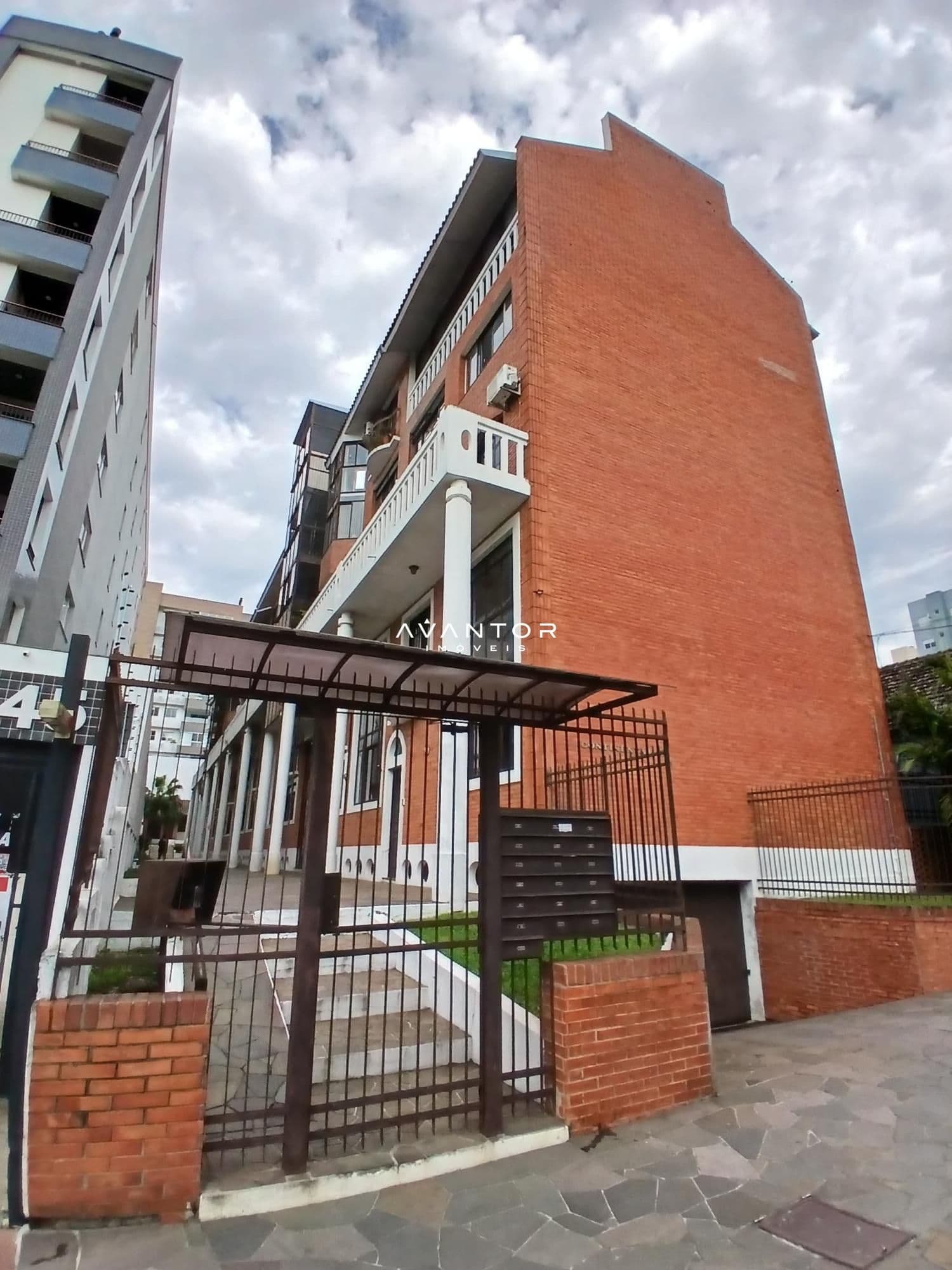 Apartamento com 3 quartos para alugar no Edifício Continental, em Bonfim, Santa Maria/RS — foto 2 de 18
