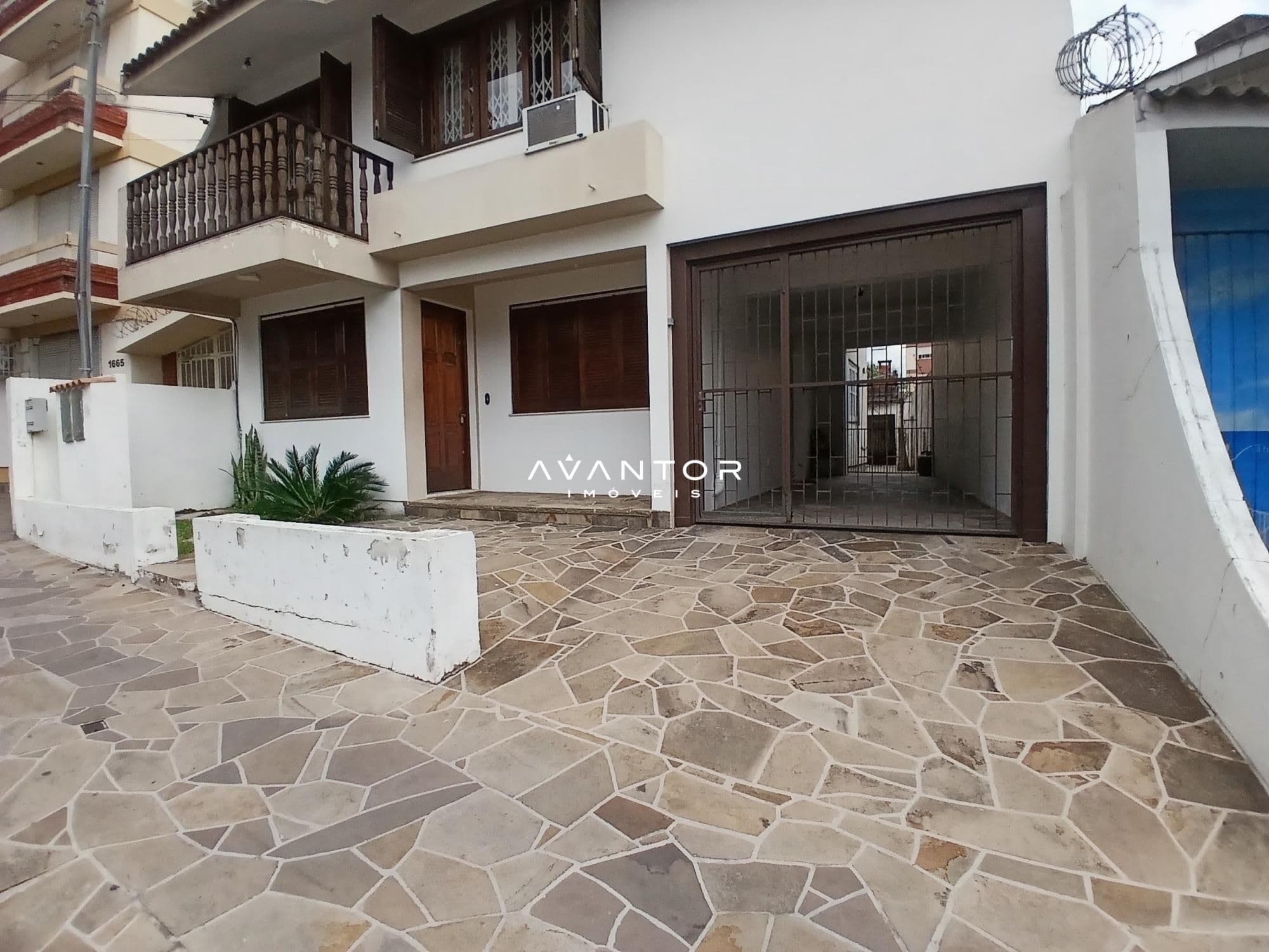 Casa Comercial com 3 salas para alugar em Nossa Senhora de Fátima, Santa Maria/RS — foto 2 de 11