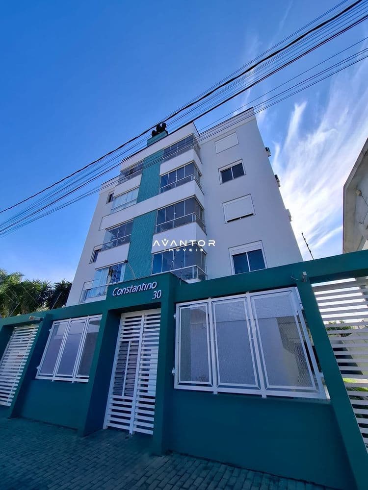 Fachada do prédio com sacadas — Apartamento com 1 quarto à venda no Residencial Constantino, em Camobi, Santa Maria/RS