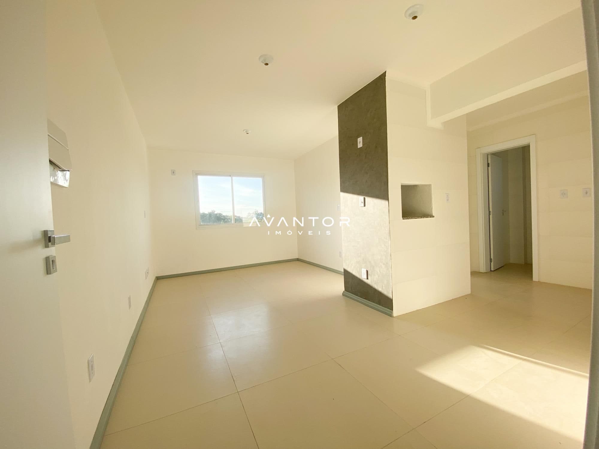 Apartamento 01 dormitório com vaga de garagem em Camobi e agua quente nas torneiras — Apartamento com 1 quarto à venda em Camobi, Santa Maria/RS