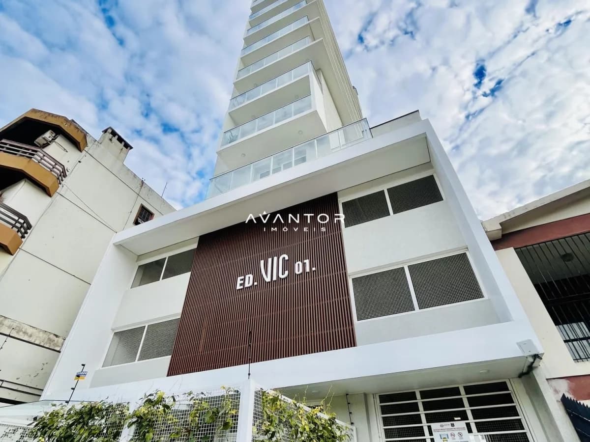 Fachada do prédio com sacadas — Apartamento com 3 quartos à venda no Vic 01, em Nossa Senhora Medianeira, Santa Maria/RS