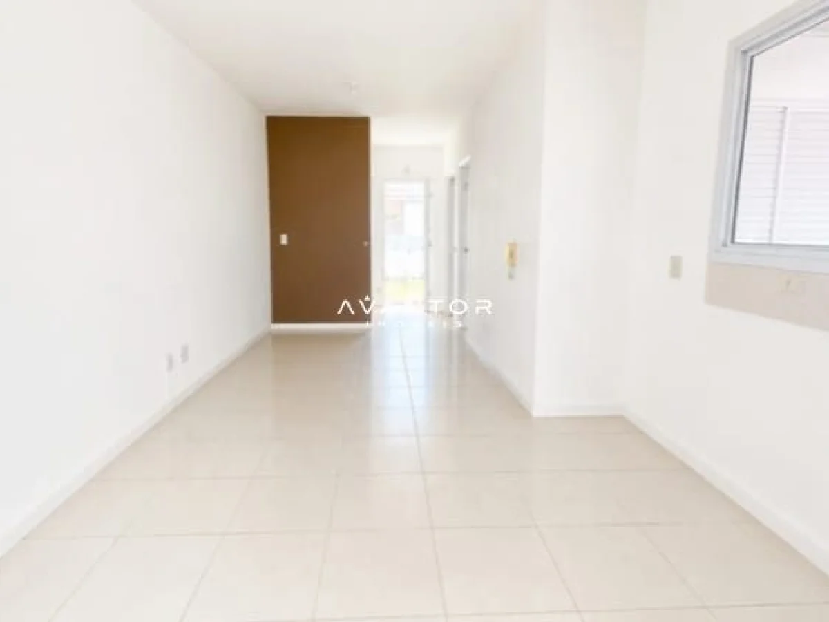 Sala integrada com piso em cerâmica — Casa de Condomínio com 2 quartos à venda em Cerrito, Santa Maria/RS