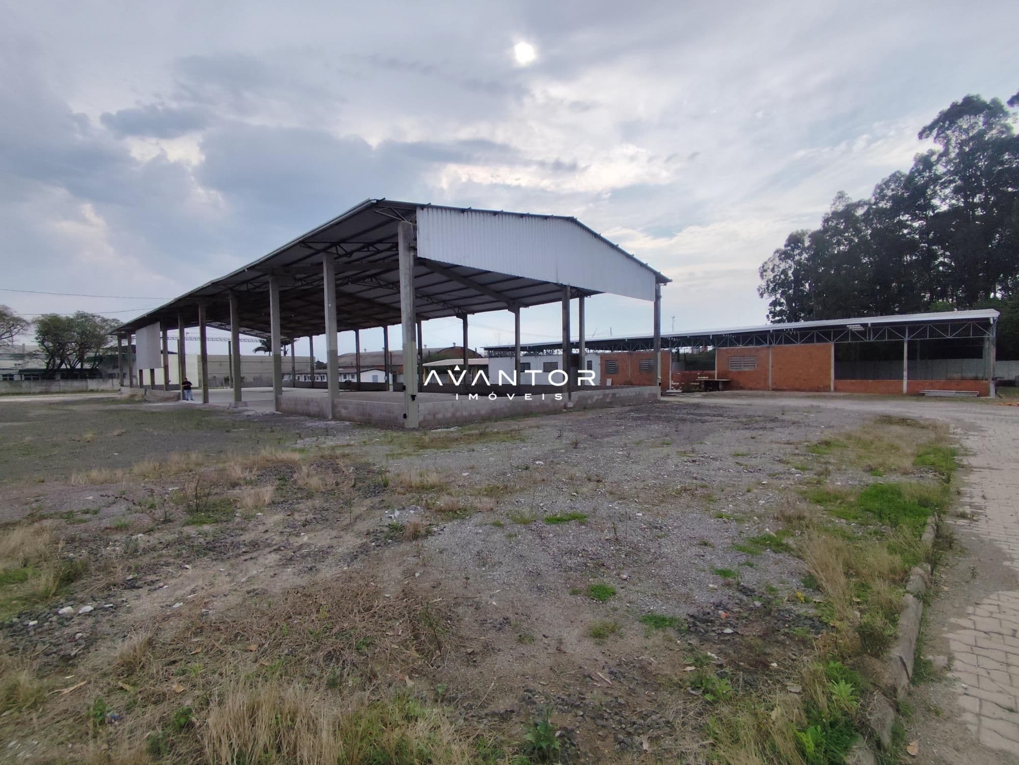 Sala Comercial com 10 salas para alugar em Nossa Senhora Medianeira, Santa Maria/RS — foto 3 de 25