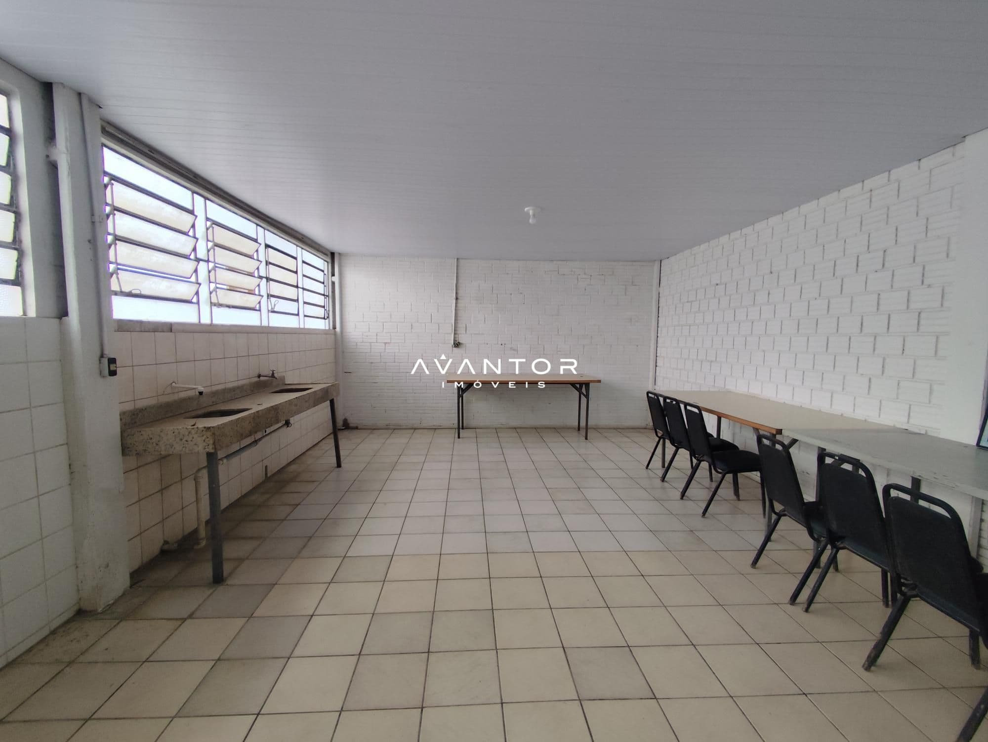 Sala Comercial com 10 salas para alugar em Nossa Senhora Medianeira, Santa Maria/RS — foto 15 de 25