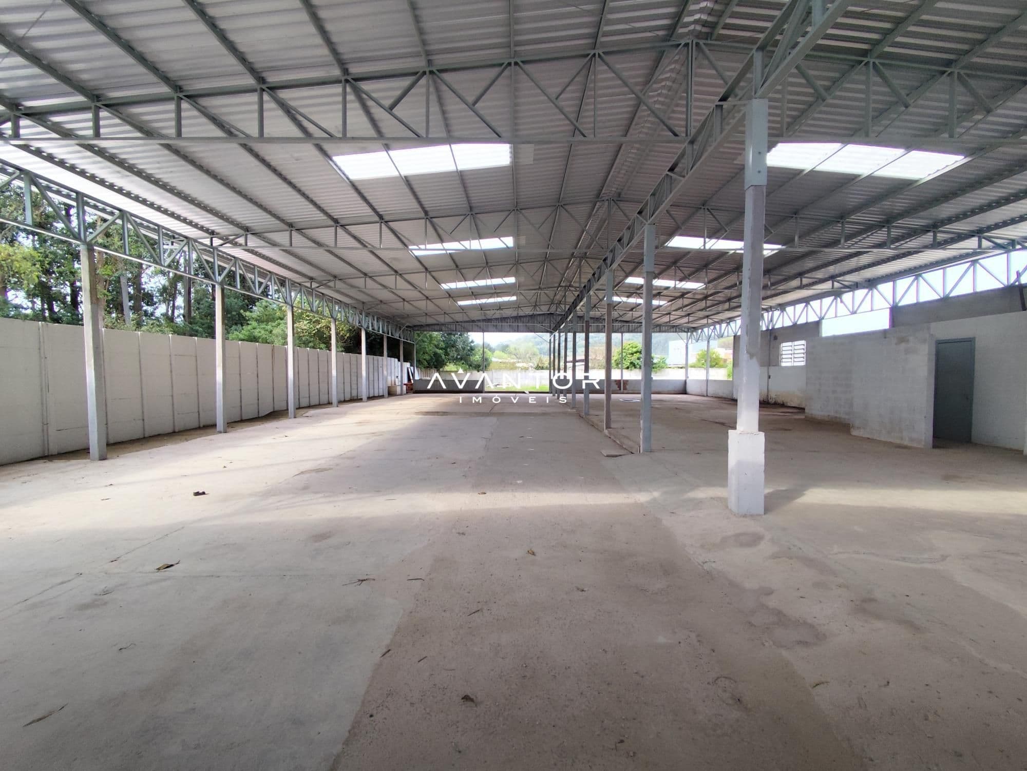 Sala Comercial com 10 salas para alugar em Nossa Senhora Medianeira, Santa Maria/RS — foto 18 de 25