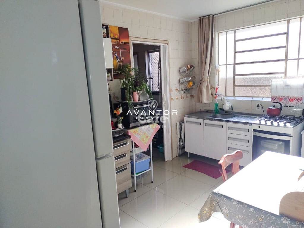 Apartamento 2 dormitórios, e 1 dependência de empregada, Bairro Fátima — Apartamento com 2 quartos à venda em Nossa Senhora de Fátima, Santa Maria/RS