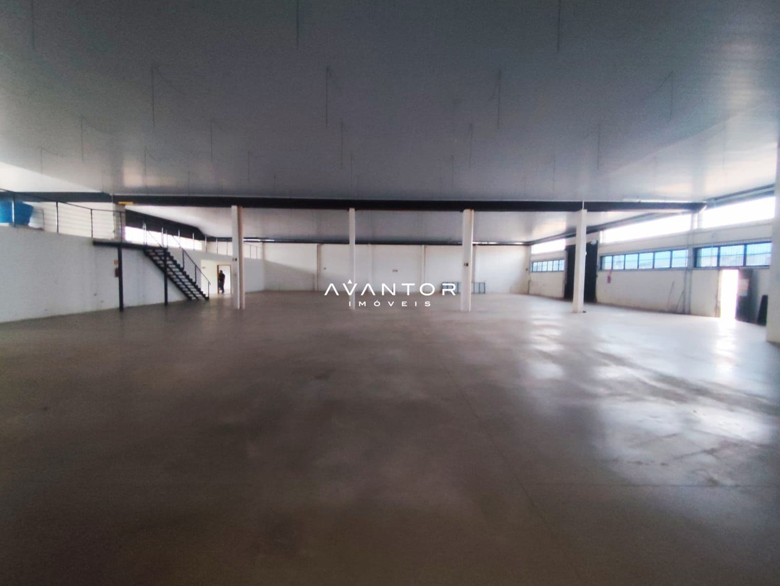 Pavilhão com 3 salas para alugar em Tomazetti, Santa Maria/RS — foto 2 de 6