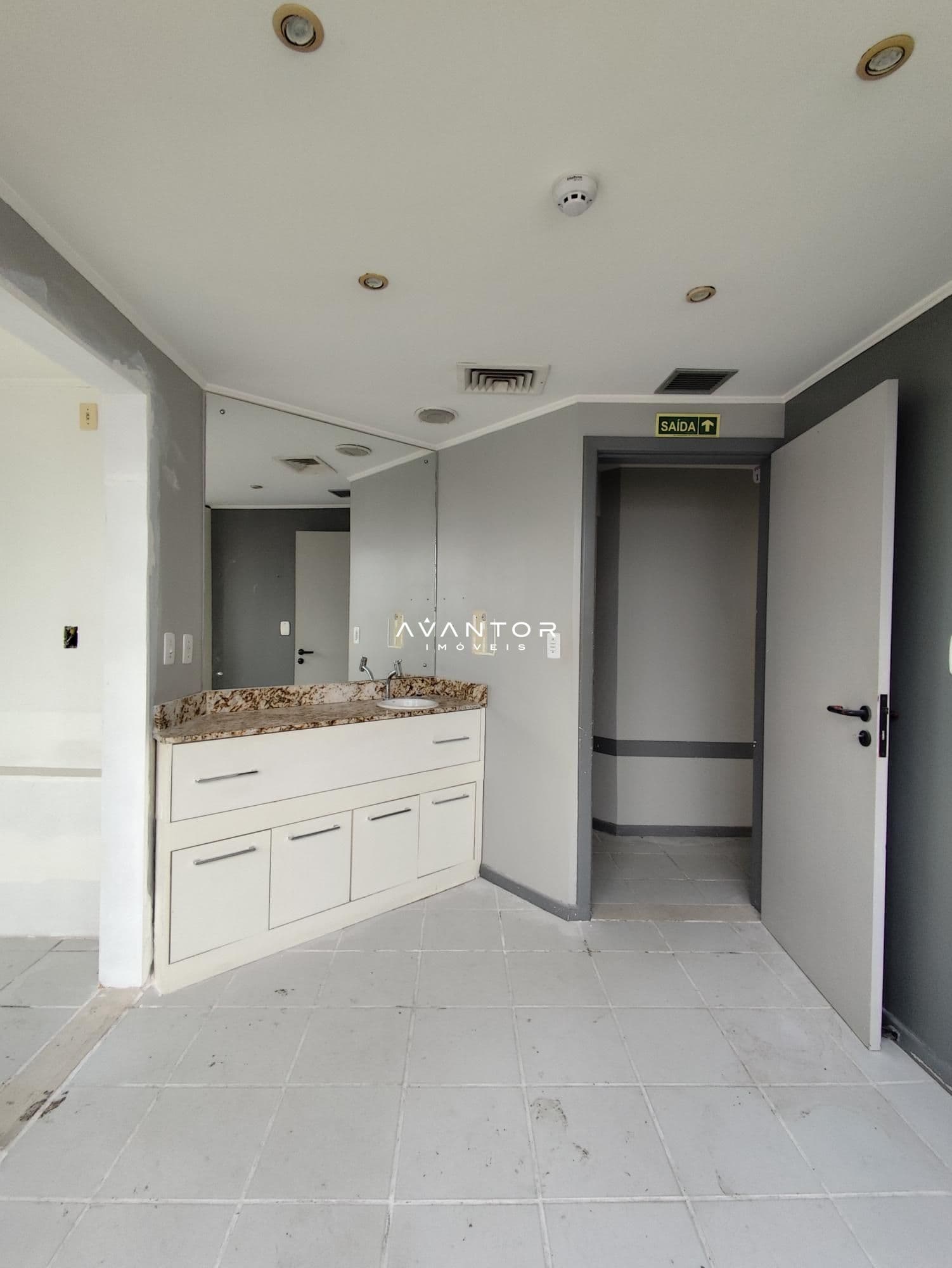 Sala Comercial com 6 salas à venda em Centro, Santa Maria/RS — foto 2 de 18
