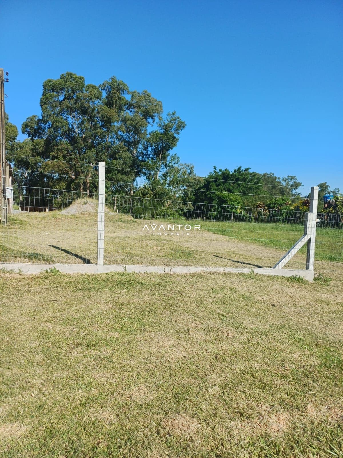 Terreno com cerca e portão — Terreno à venda em Passo D'Areia, Santa Maria/RS
