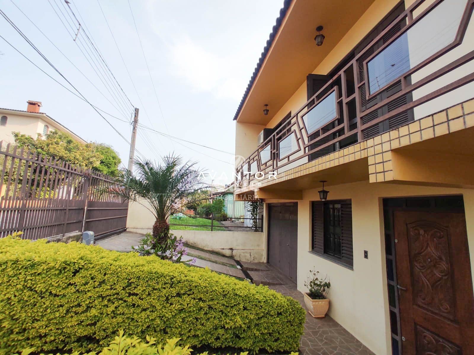 Ampla Casa no residencial Alto da colina à 100 metros da faixa velha de Camobi — Casa com 5 quartos à venda em Camobi, Santa Maria/RS