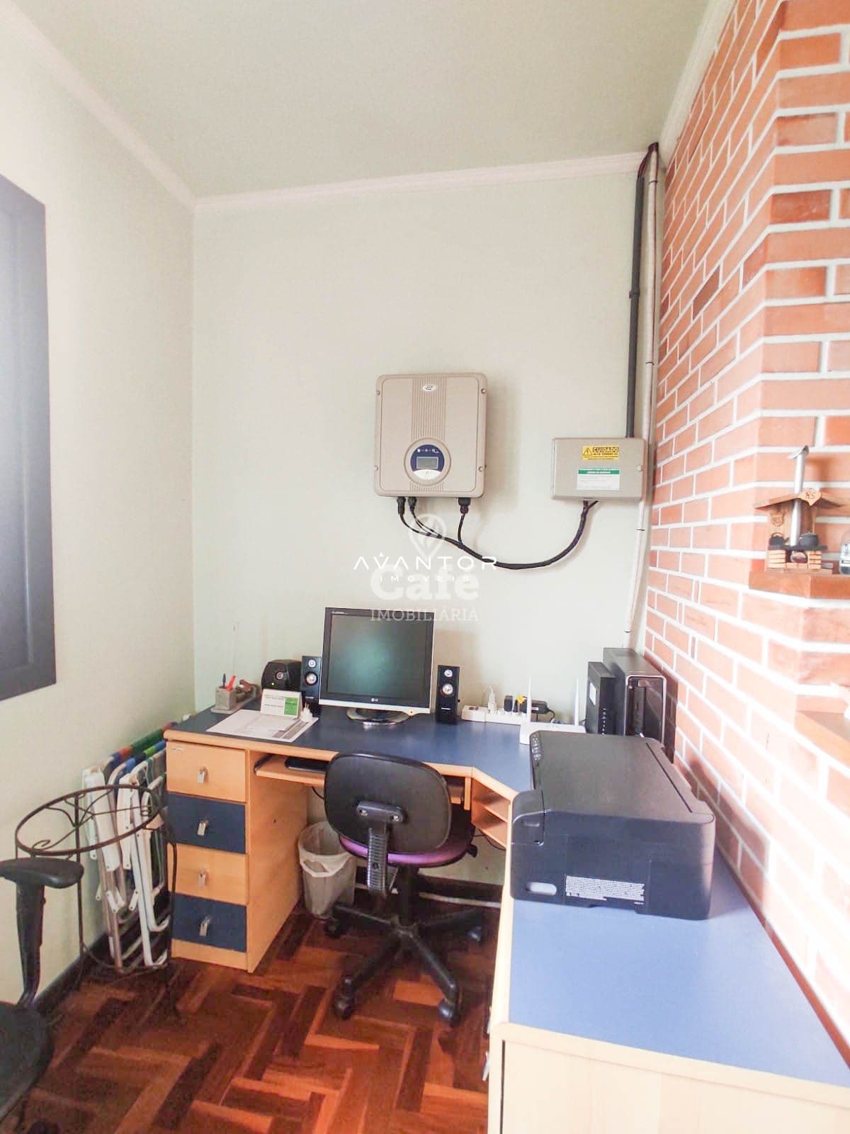 Ampla Casa no residencial Alto da colina à 100 metros da faixa velha de Camobi — Casa com 5 quartos à venda em Camobi, Santa Maria/RS
