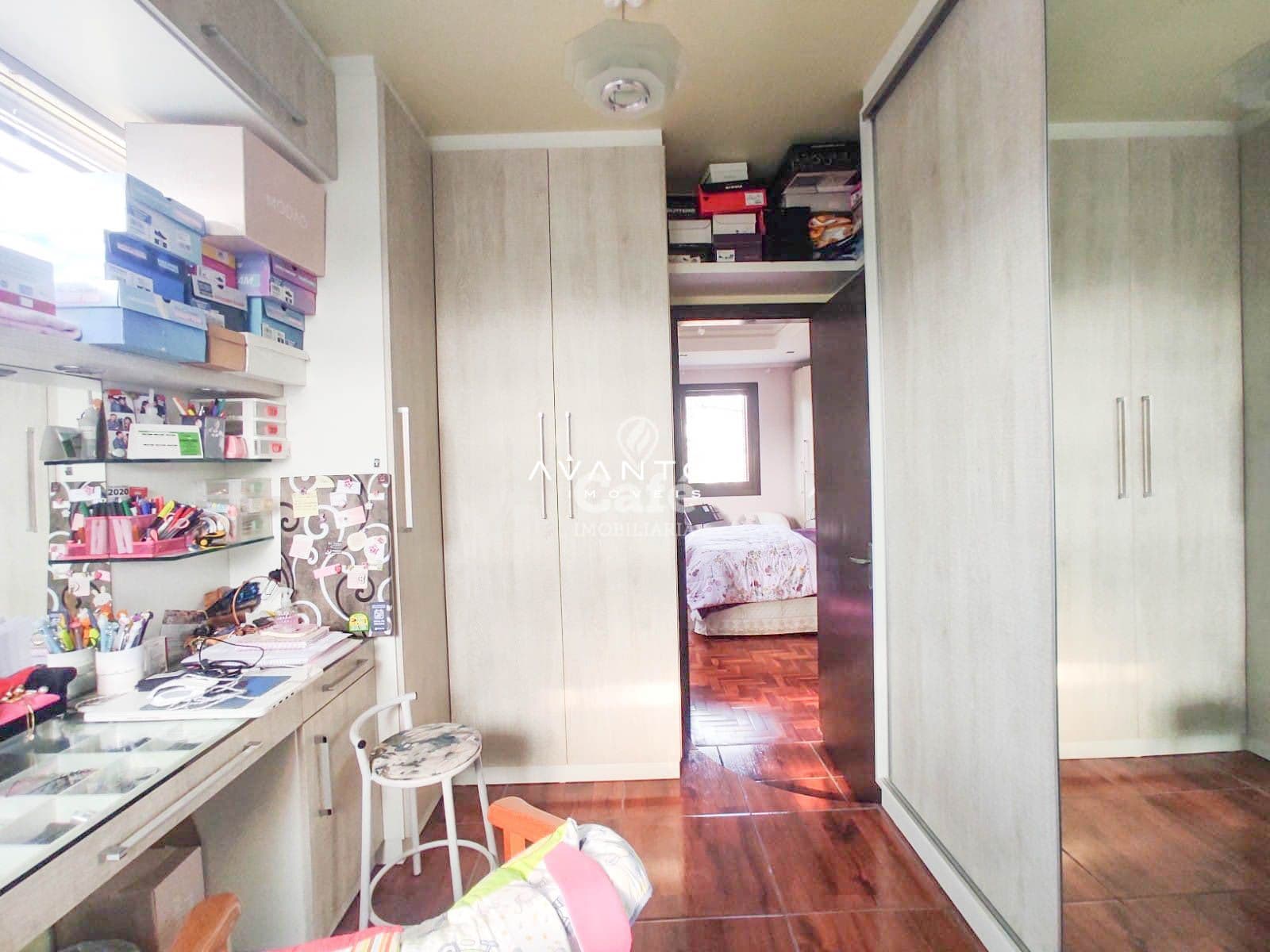 Ampla Casa no residencial Alto da colina à 100 metros da faixa velha de Camobi — Casa com 5 quartos à venda em Camobi, Santa Maria/RS