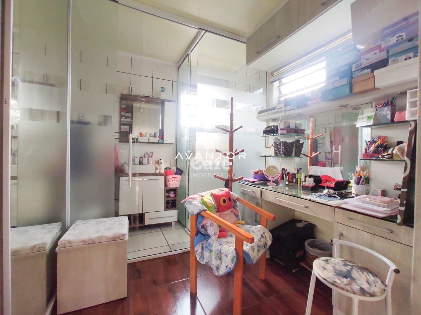 Ampla Casa no residencial Alto da colina à 100 metros da faixa velha de Camobi — Casa com 5 quartos à venda em Camobi, Santa Maria/RS