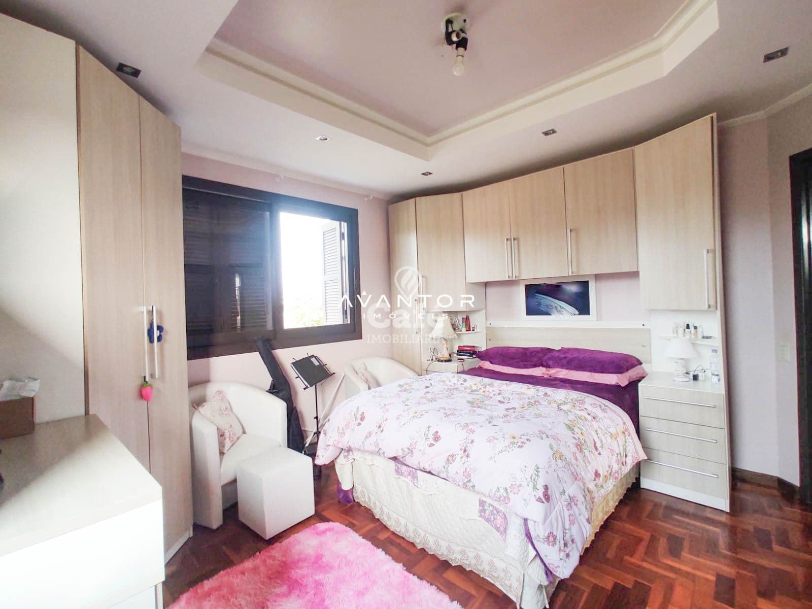 Ampla Casa no residencial Alto da colina à 100 metros da faixa velha de Camobi — Casa com 5 quartos à venda em Camobi, Santa Maria/RS