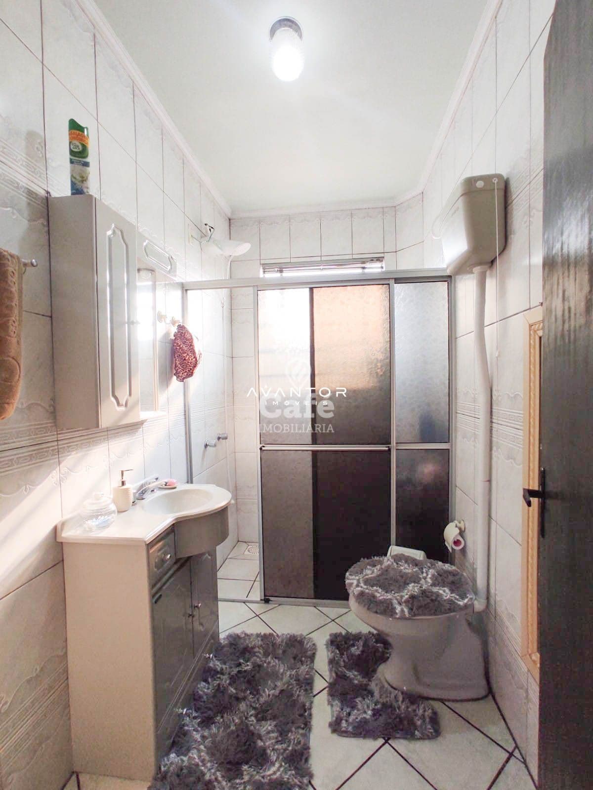 Ampla Casa no residencial Alto da colina à 100 metros da faixa velha de Camobi — Casa com 5 quartos à venda em Camobi, Santa Maria/RS