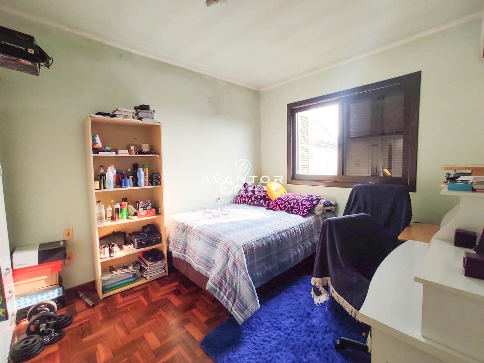 Ampla Casa no residencial Alto da colina à 100 metros da faixa velha de Camobi — Casa com 5 quartos à venda em Camobi, Santa Maria/RS