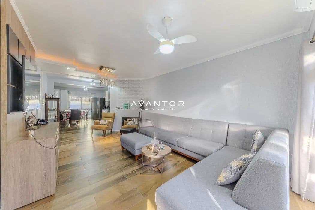 Sala de estar integrada à cozinha — Casa com 3 quartos à venda em Camobi, Santa Maria/RS