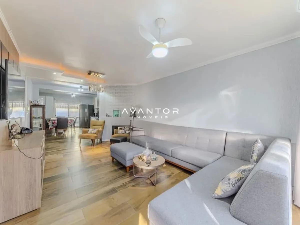 Sala de estar integrada à cozinha — Casa com 3 quartos à venda em Camobi, Santa Maria/RS