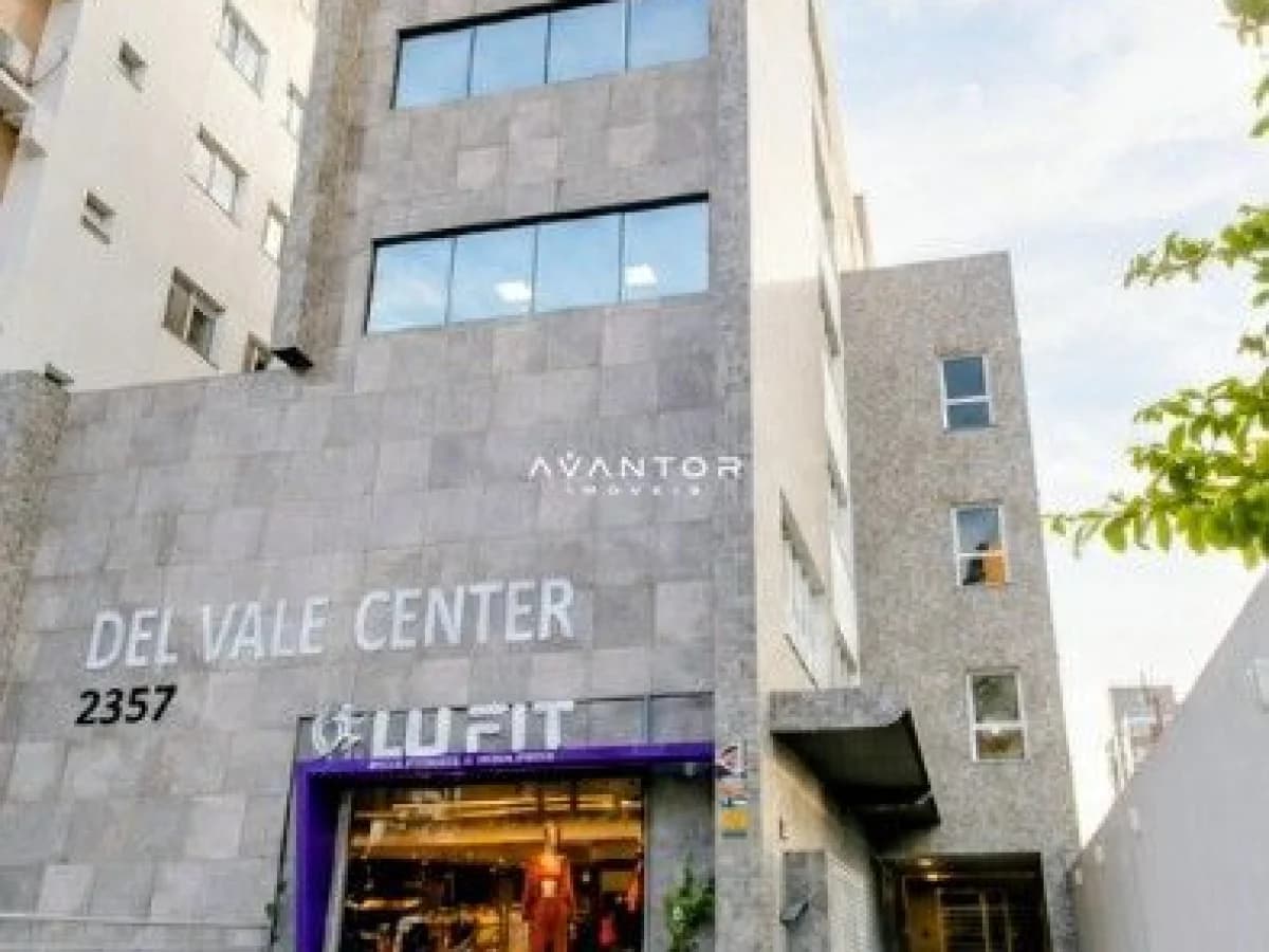 Fachada do prédio com vitrines — Sala Comercial com 1 sala à venda no Del Vale Center, em Centro, Santa Maria/RS