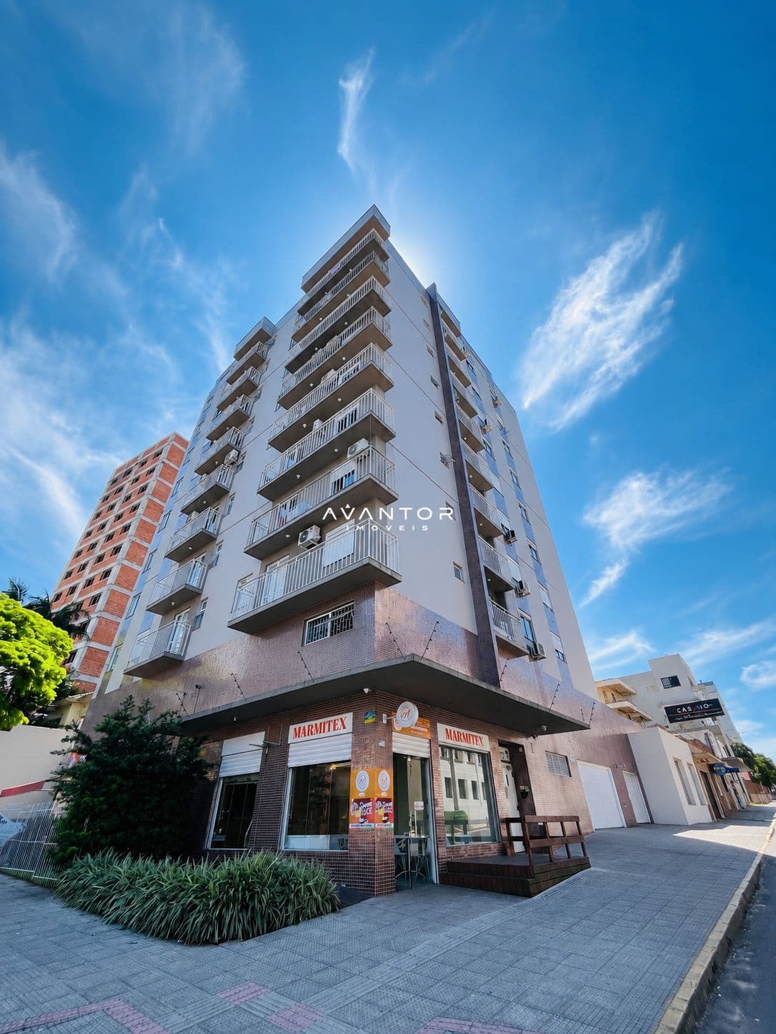 Fachada do prédio com sacadas — Apartamento com 1 quarto à venda em Nossa Senhora do Rosário, Santa Maria/RS