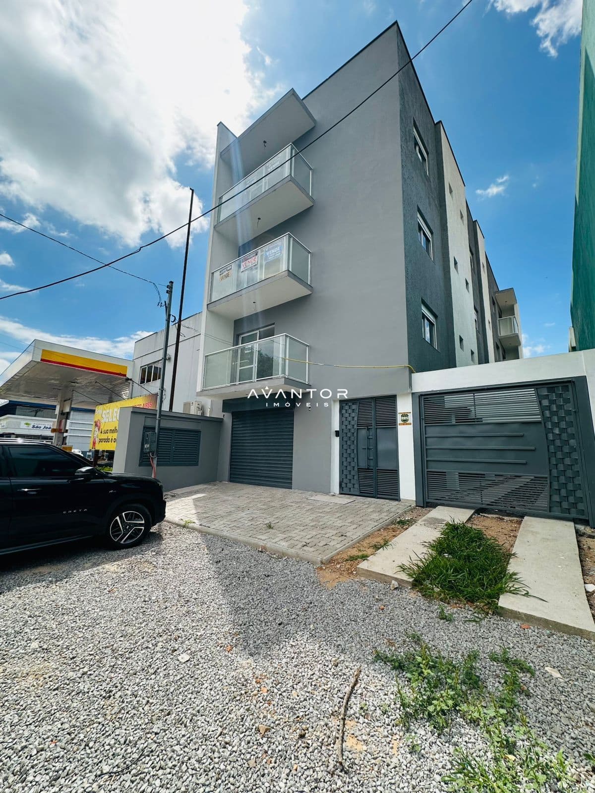 Fachada do prédio com garagem — Apartamento com 2 quartos à venda no Residencial Vô Luiz, em Passo D'Areia, Santa Maria/RS