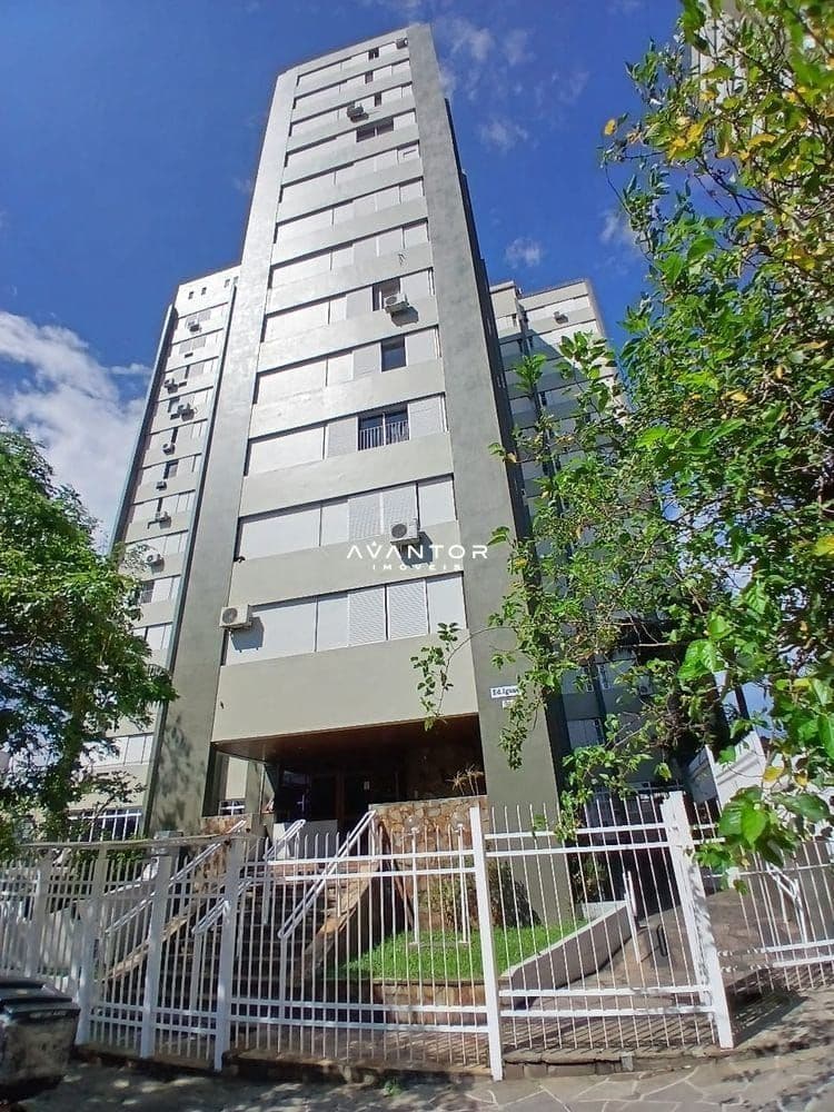 Fachada do prédio com entrada — Apartamento com 3 quartos para alugar em Nossa Senhora do Rosário, Santa Maria/RS