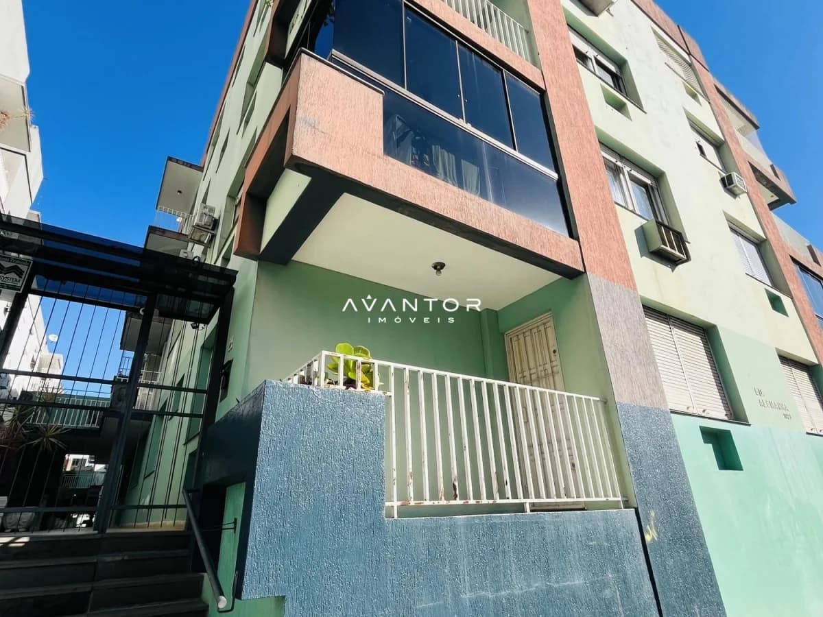 Fachada do prédio com sacada — Apartamento com 2 quartos à venda no Edifício Alemanha, em Bonfim, Santa Maria/RS