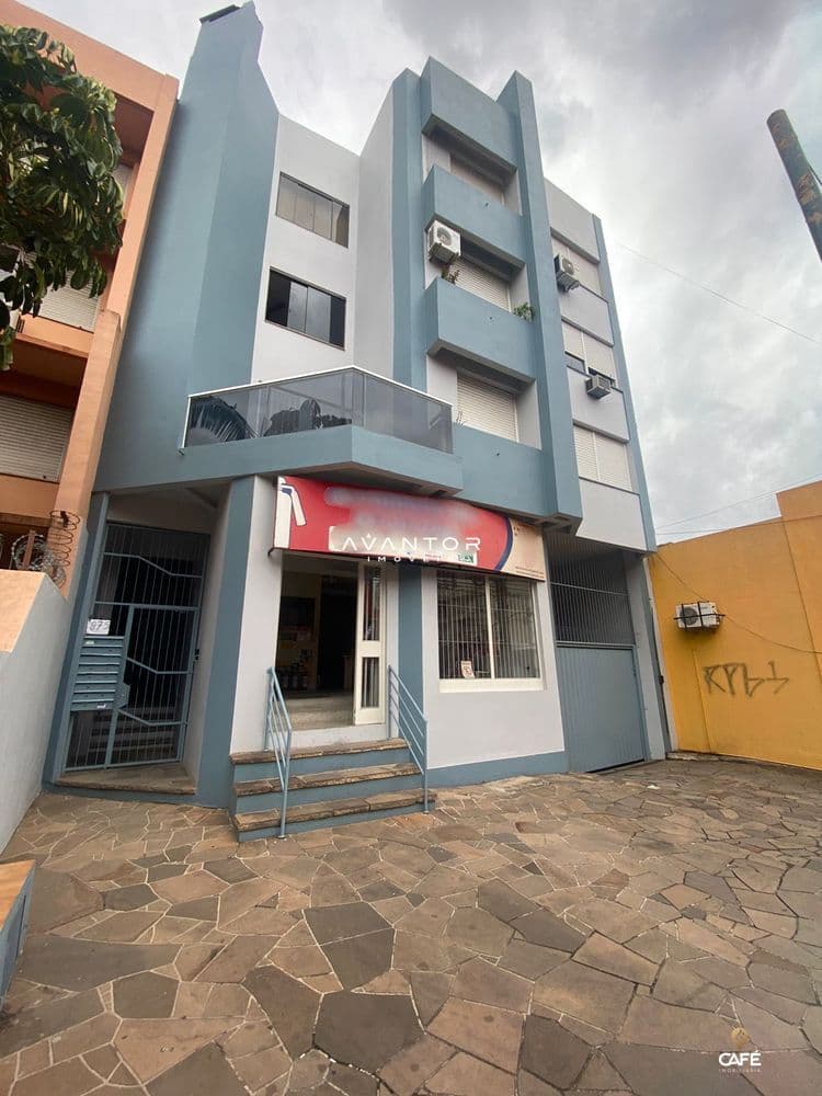 Fachada do prédio com loja — Apartamento com 1 quarto à venda no Edifício Antão Schneider, em Bonfim, Santa Maria/RS