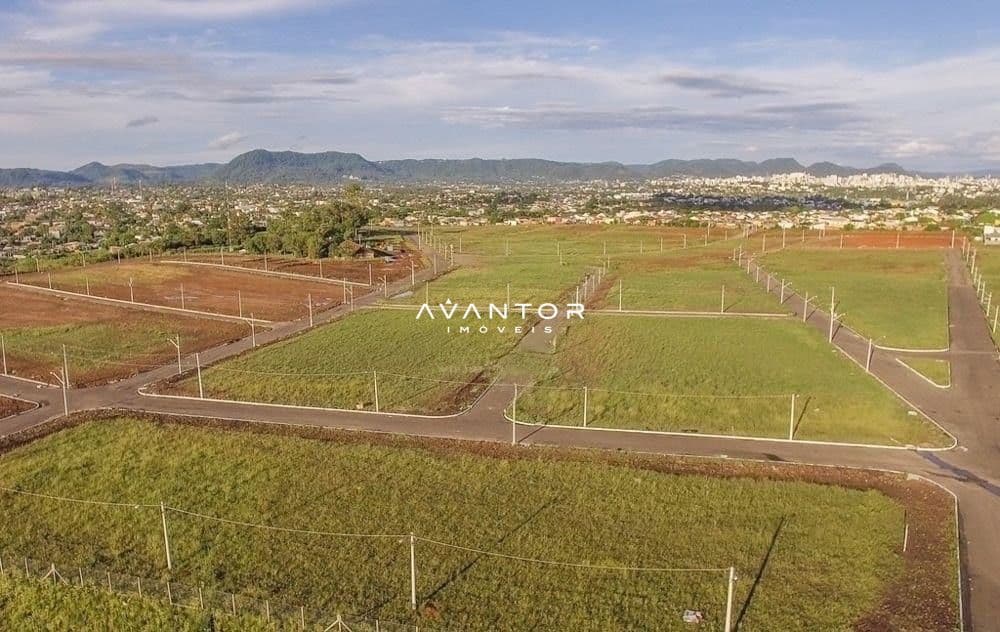Terreno com vista para montanhas — Terreno à venda no Residencial Alberto Schons, em Pinheiro Machado, Santa Maria/RS
