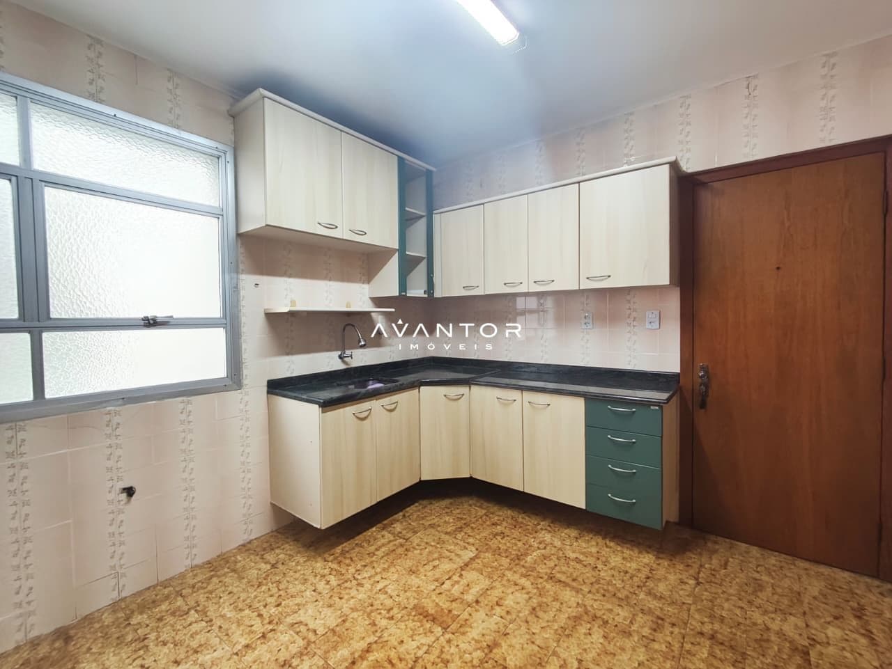 Cozinha com armários planejados — Apartamento com 3 quartos para alugar em Nossa Senhora do Rosário, Santa Maria/RS