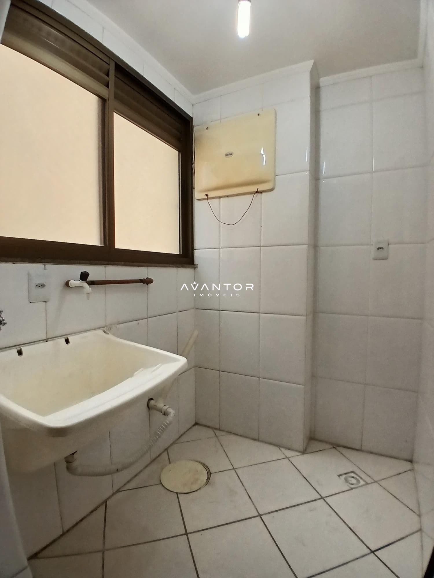 Apartamento com 2 quartos para alugar no Residencial Royal Plazza, em Nossa Senhora das Dores, Santa Maria/RS — foto 17 de 18