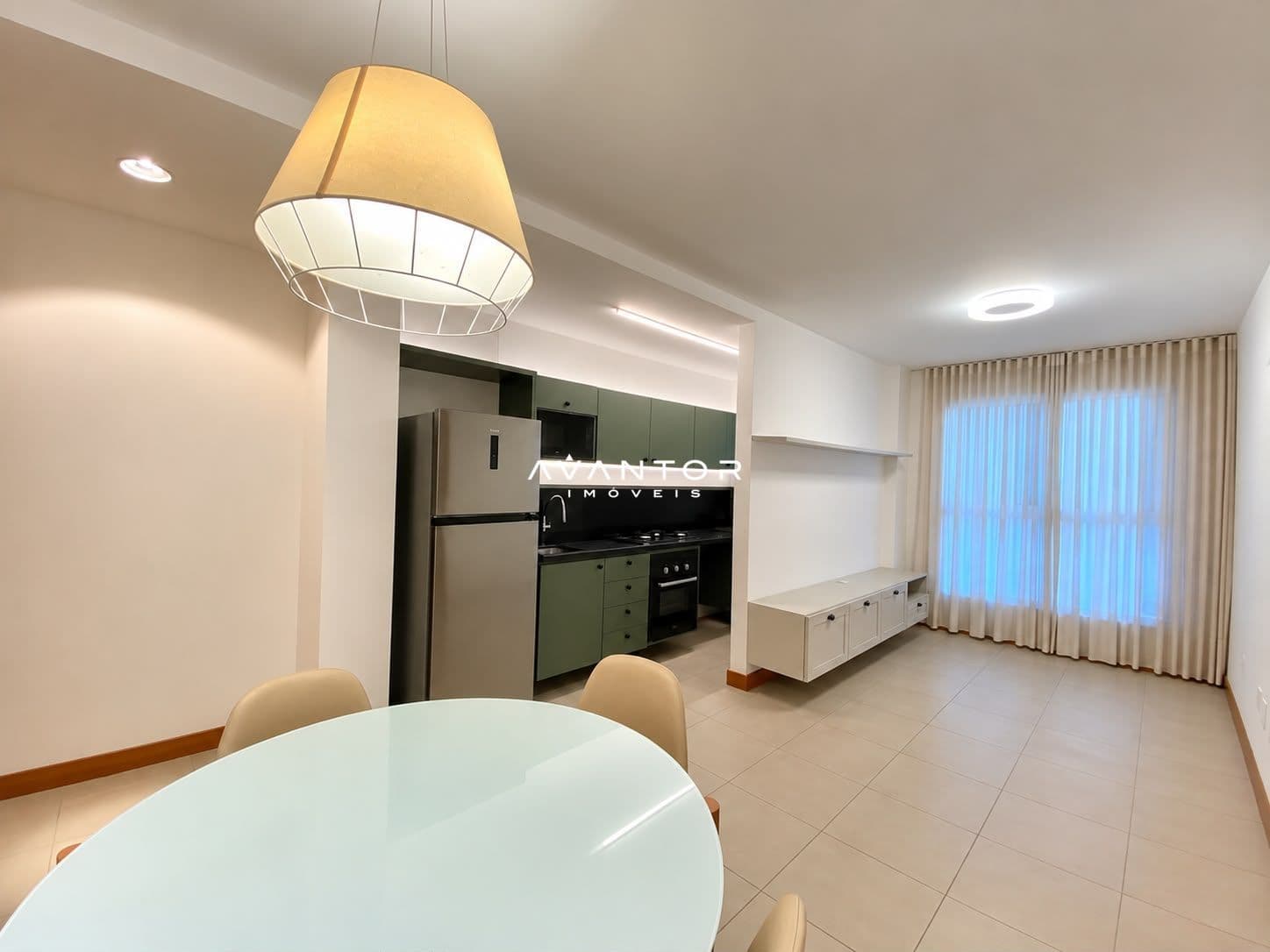 Sala de estar integrada à cozinha — Apartamento com 1 quarto à venda no Residencial Mello Mattos, em Centro, Santa Maria/RS