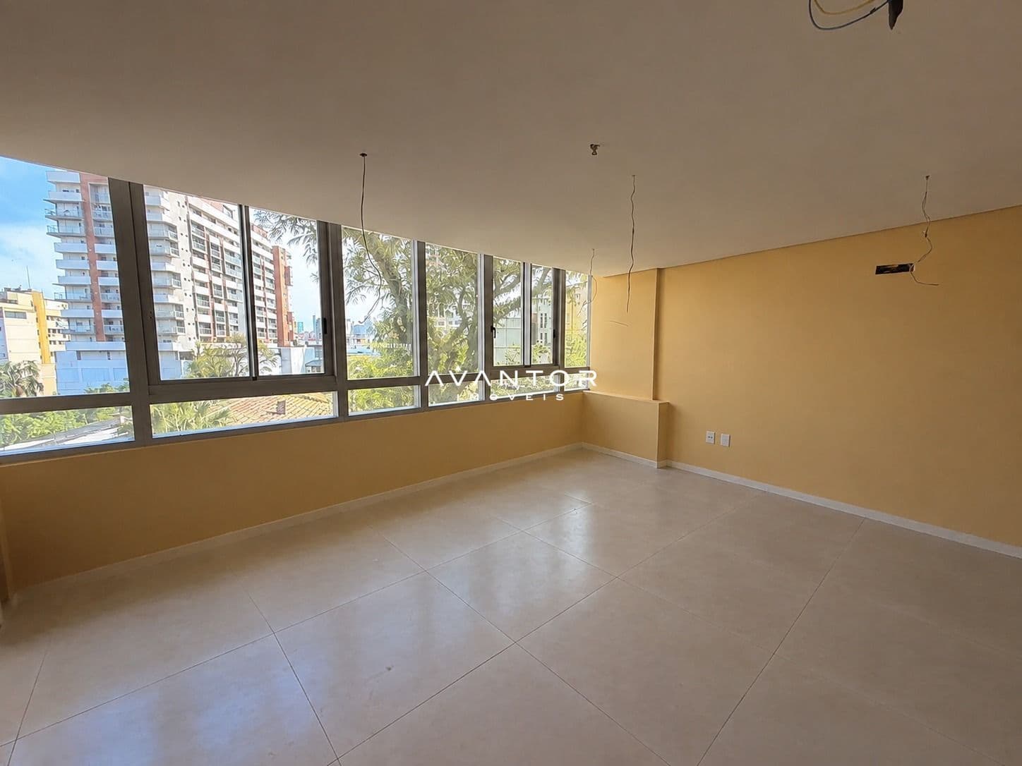 Loja com 1 sala para alugar no Residencial Cristo Rei, em Centro, Santa Maria/RS — foto 2 de 6