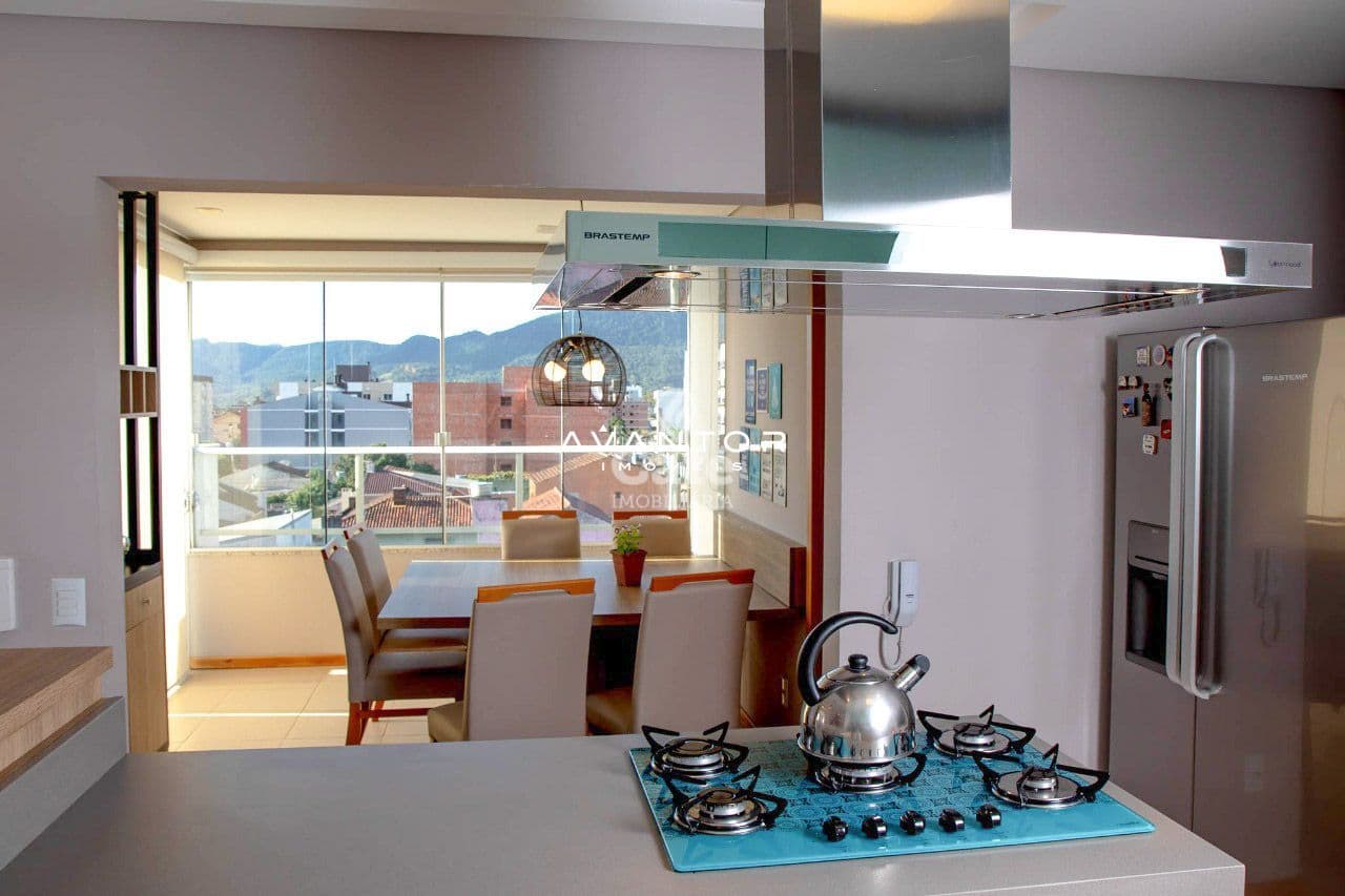 Linda cobertura duplex com 3 dormitórios e uma bela vista panorâmica do pôr do sol, próxim — Cobertura com 3 quartos à venda em Camobi, Santa Maria/RS