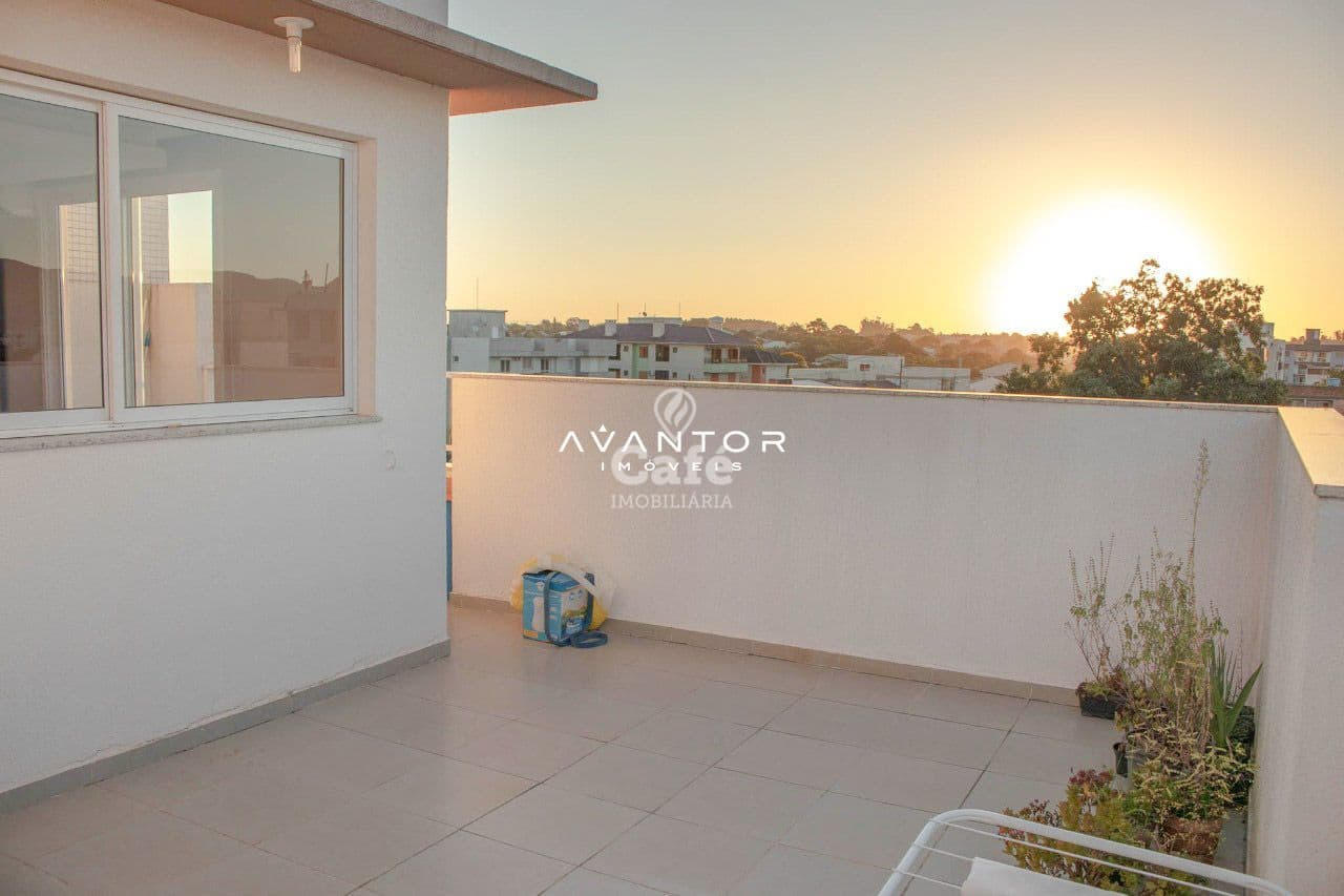 Linda cobertura duplex com 3 dormitórios e uma bela vista panorâmica do pôr do sol, próxim — Cobertura com 3 quartos à venda em Camobi, Santa Maria/RS