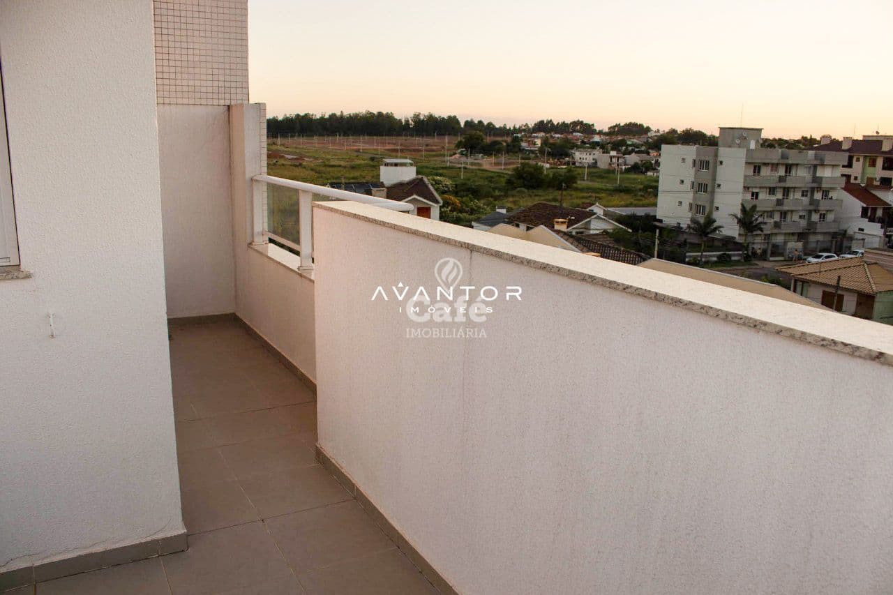 Linda cobertura duplex com 3 dormitórios e uma bela vista panorâmica do pôr do sol, próxim — Cobertura com 3 quartos à venda em Camobi, Santa Maria/RS