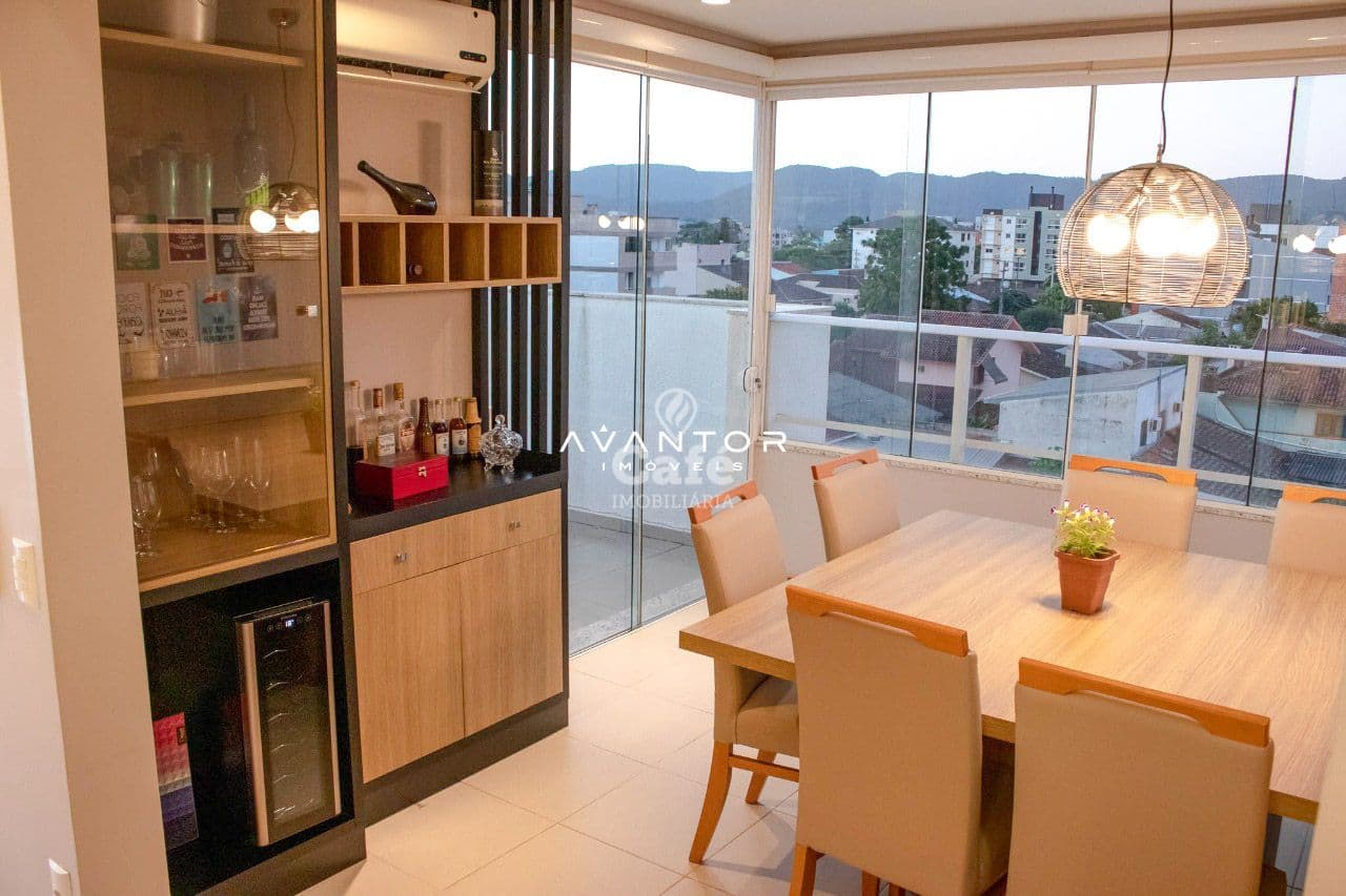 Linda cobertura duplex com 3 dormitórios e uma bela vista panorâmica do pôr do sol, próxim — Cobertura com 3 quartos à venda em Camobi, Santa Maria/RS