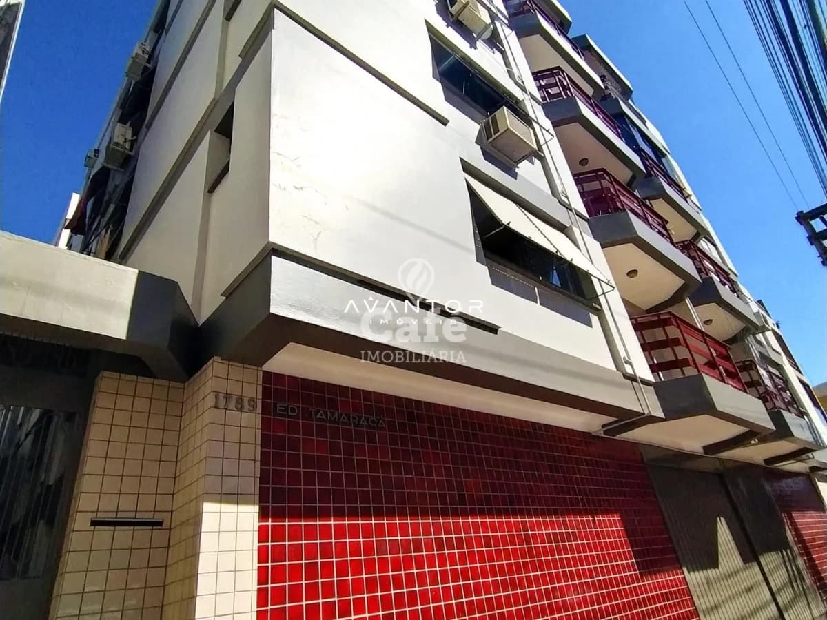 Fachada do prédio com sacadas — Edifício Itamaracá, Centro, Santa Maria/RS