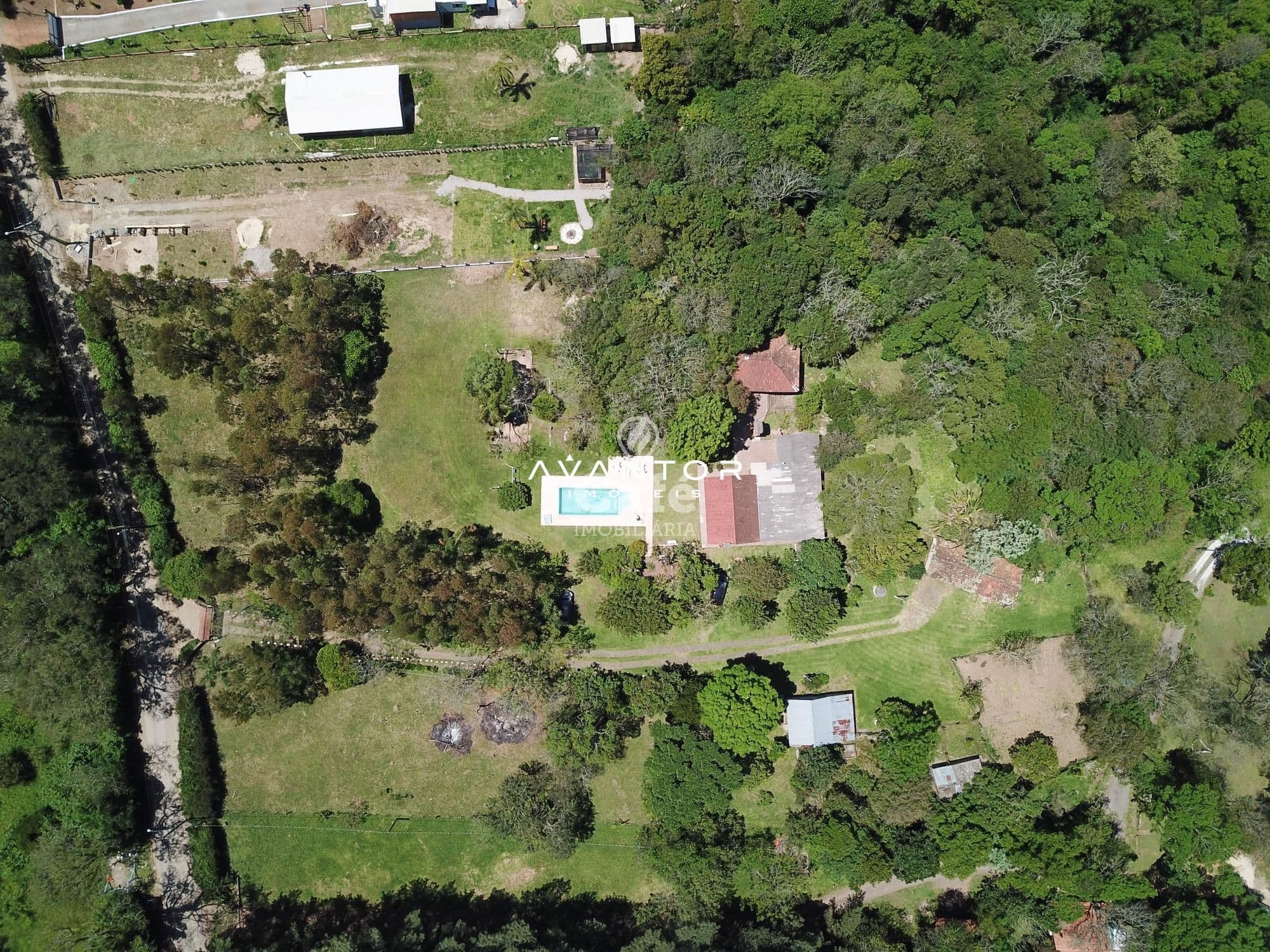 Sua linda chácara esta aqui. São 4,2 hectares com casa 4 dormitórios, piscina e um linda g — Casa com 4 quartos à venda em Rincão do Canto, Itaara/RS