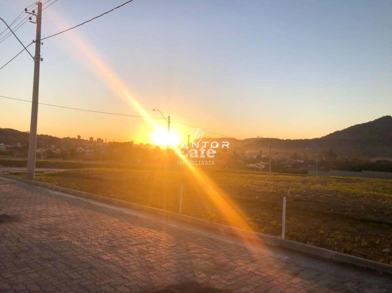 Terreno com vista para pôr do sol — Terreno à venda no Vista de São José, em São José, Santa Maria/RS