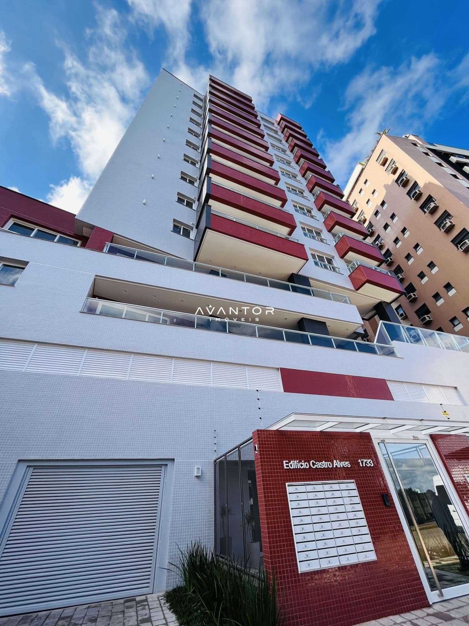 Fachada do prédio com sacadas — Apartamento com 3 quartos à venda em Nossa Senhora Medianeira, Santa Maria/RS